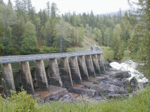 Assisting consultative committees to reach consensus on preferred operating regimes for BC Hydro hydroelectric facilities. Photo: Sugar Lake Dam, Shuswap River. 